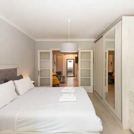 Apartment With Garden Thessaloniki