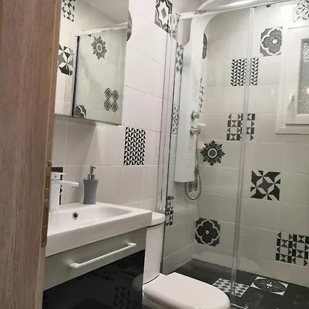 Apartment With Garden Thessaloniki