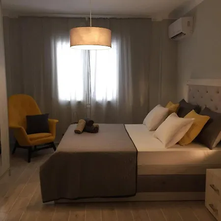 With Garden Apartment Thessaloniki